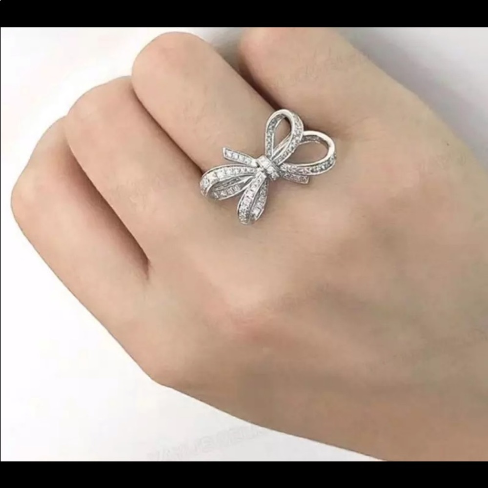 Sparkling Big Bow Knot white zircon Ring - Picture 4 of 7